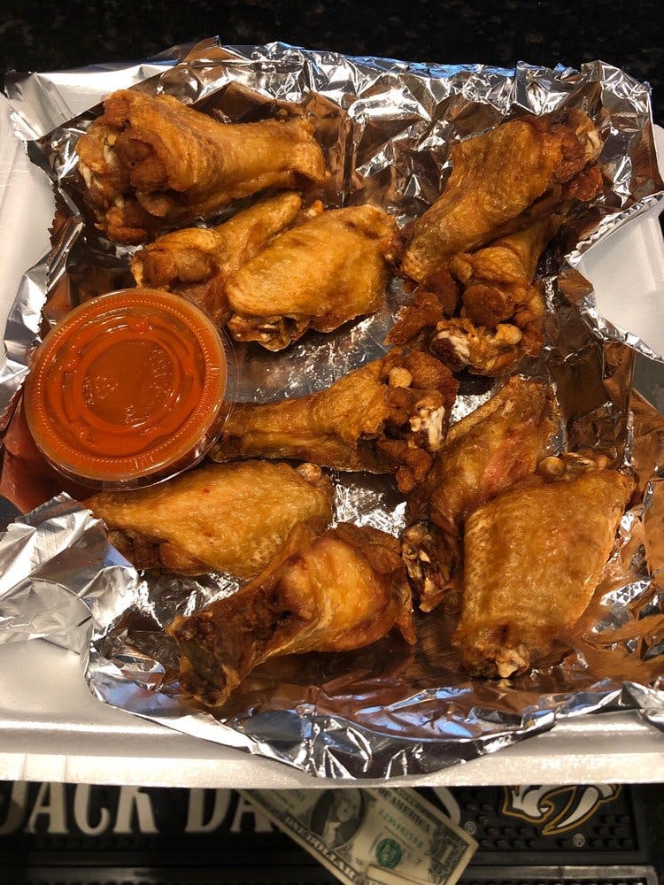 Order Boneless Chicken Wings - 8 Pieces food online from Ruma's Deli store, Imperial on bringmethat.com