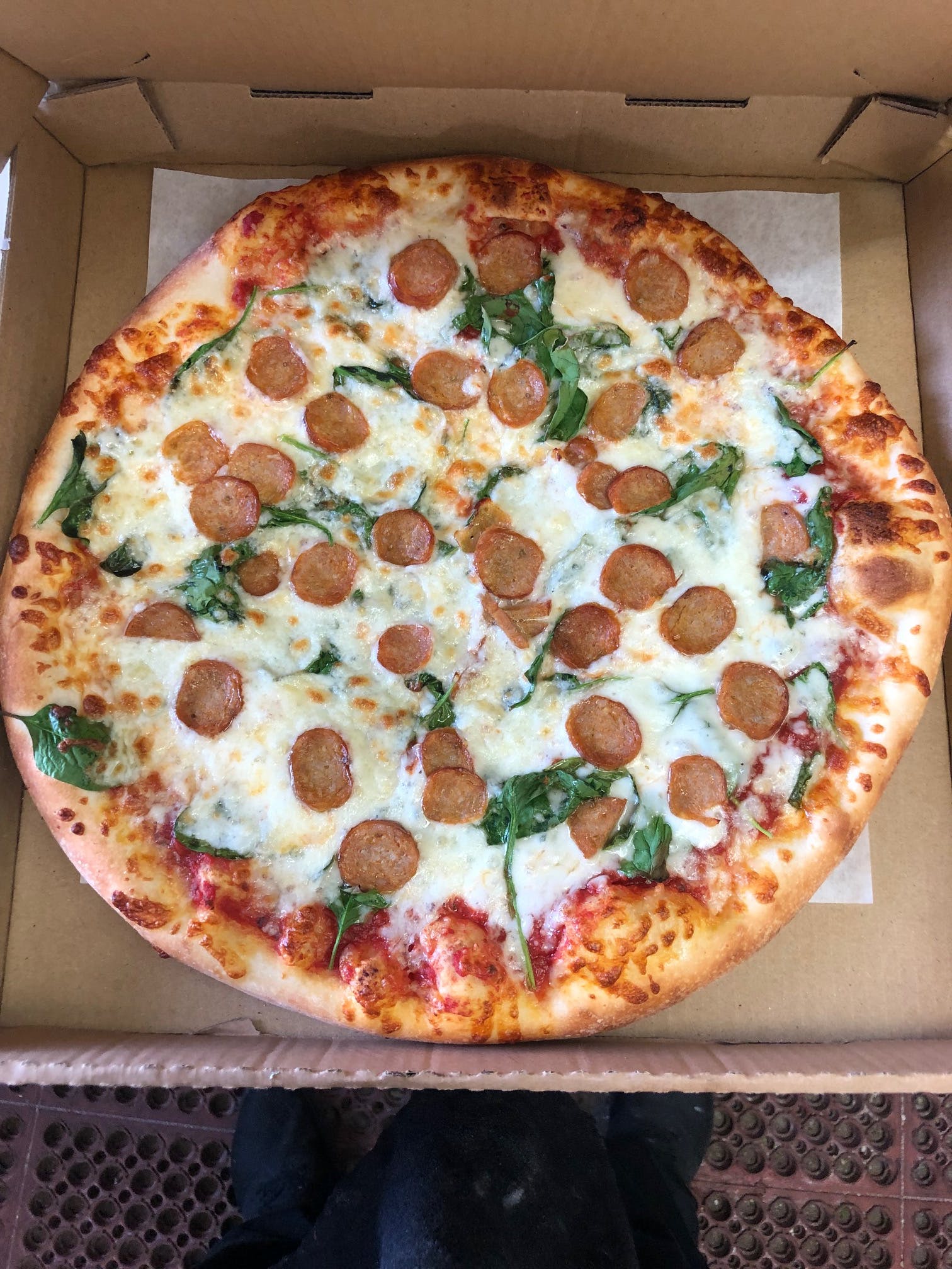 Order Lemon Chicken Sausage Pizza - Small 10'' (4 Slices) food online from Mama's Original Pizza & Pasta store, Los Angeles on bringmethat.com