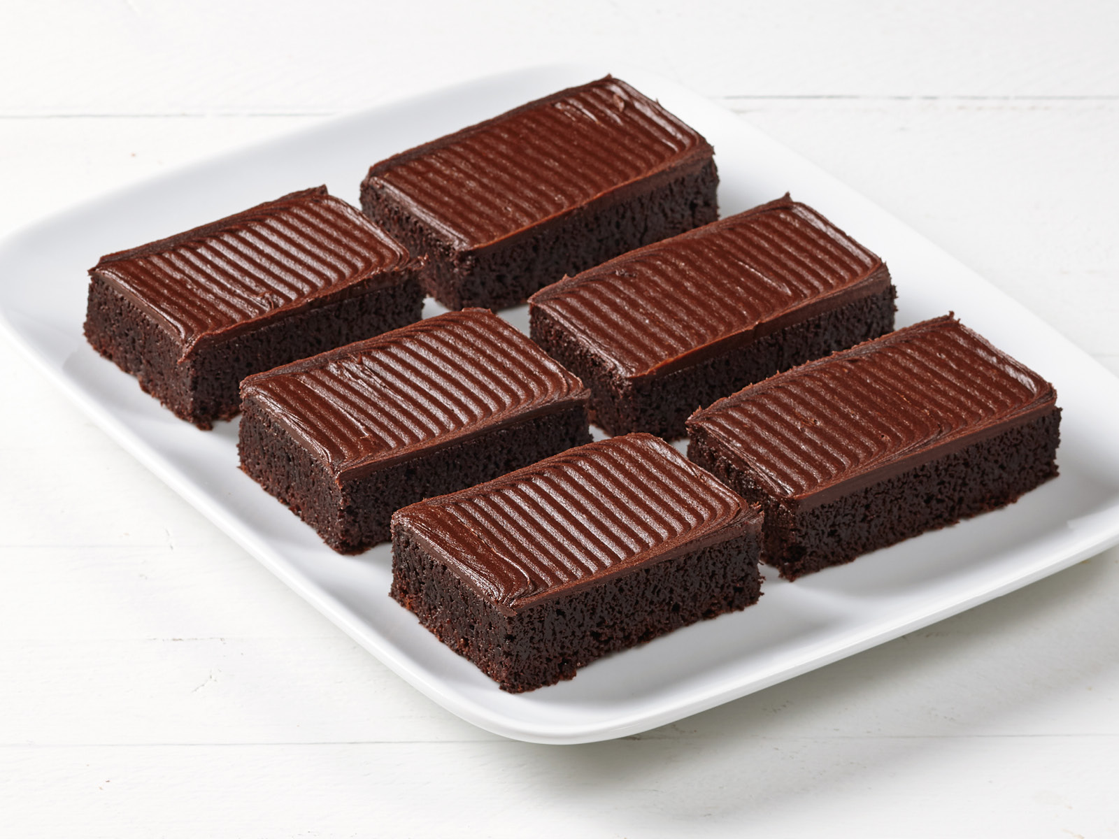 Order 6 Count Fudge Brownies food online from Hy-Vee Mealtime store, Dubuque on bringmethat.com