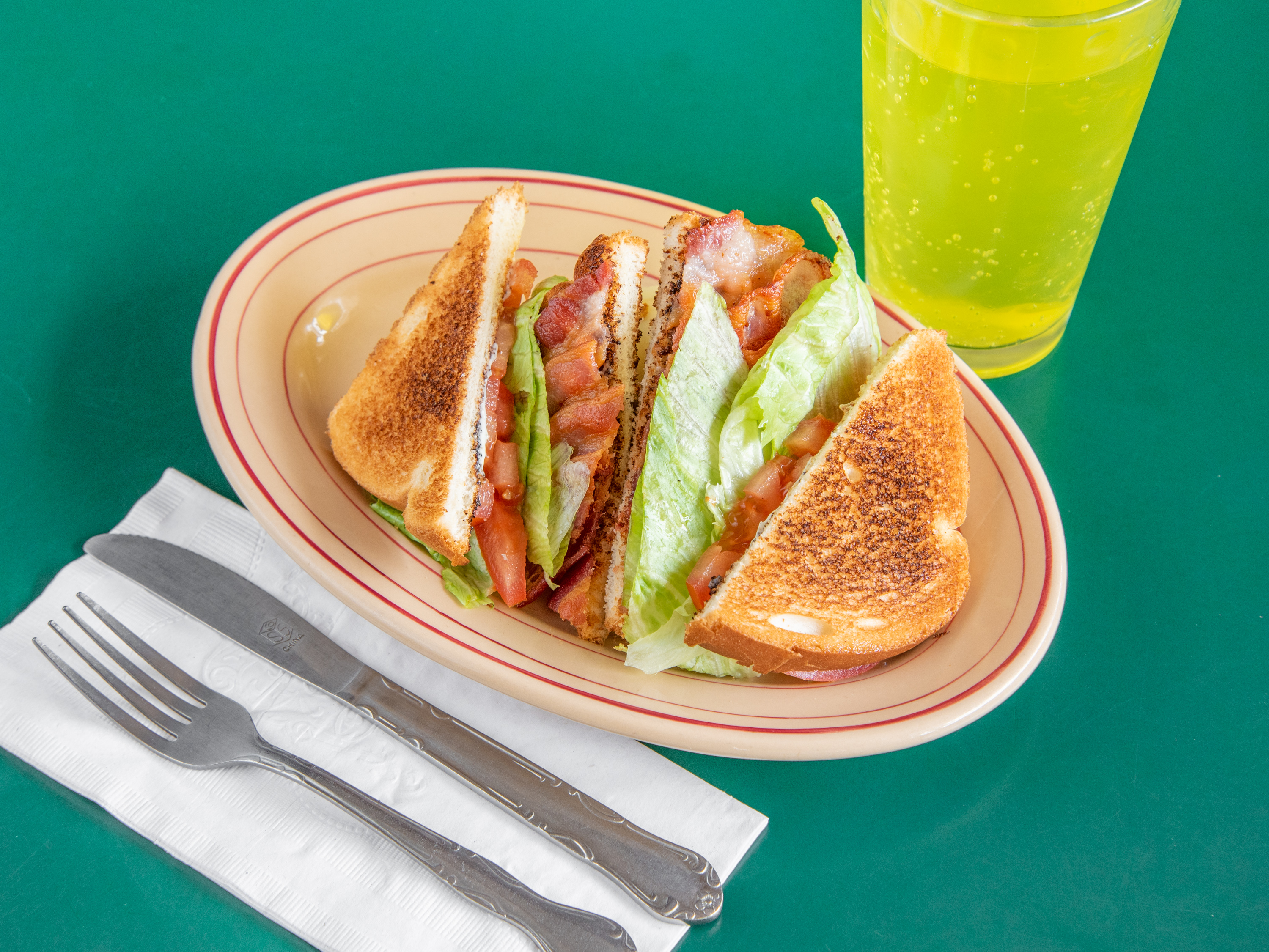 Order BLT food online from Adelle Bluebird Cafe store, Clintonville on bringmethat.com