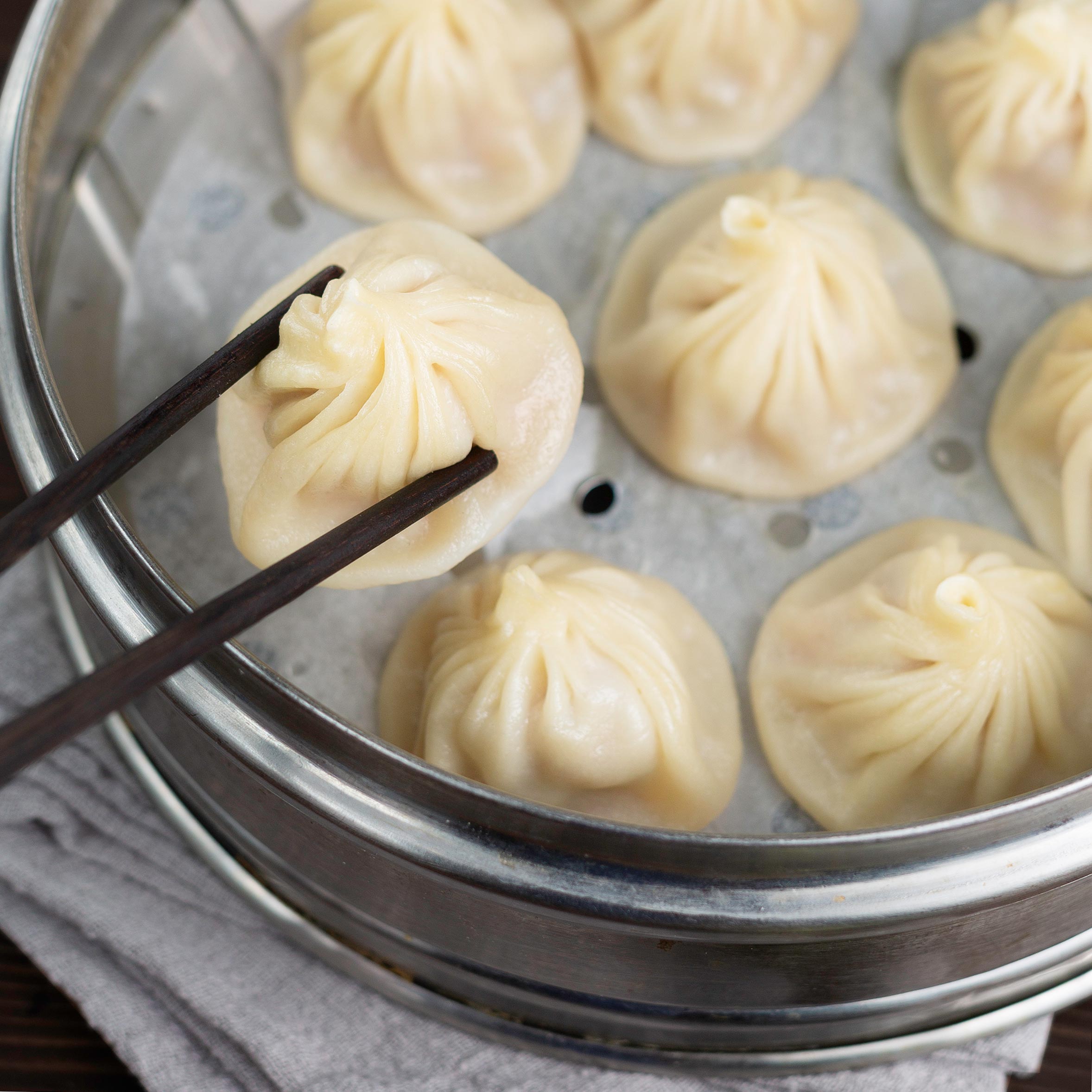 Order Juicy Pork Buns food online from Noodle Stars store, Monrovia on bringmethat.com