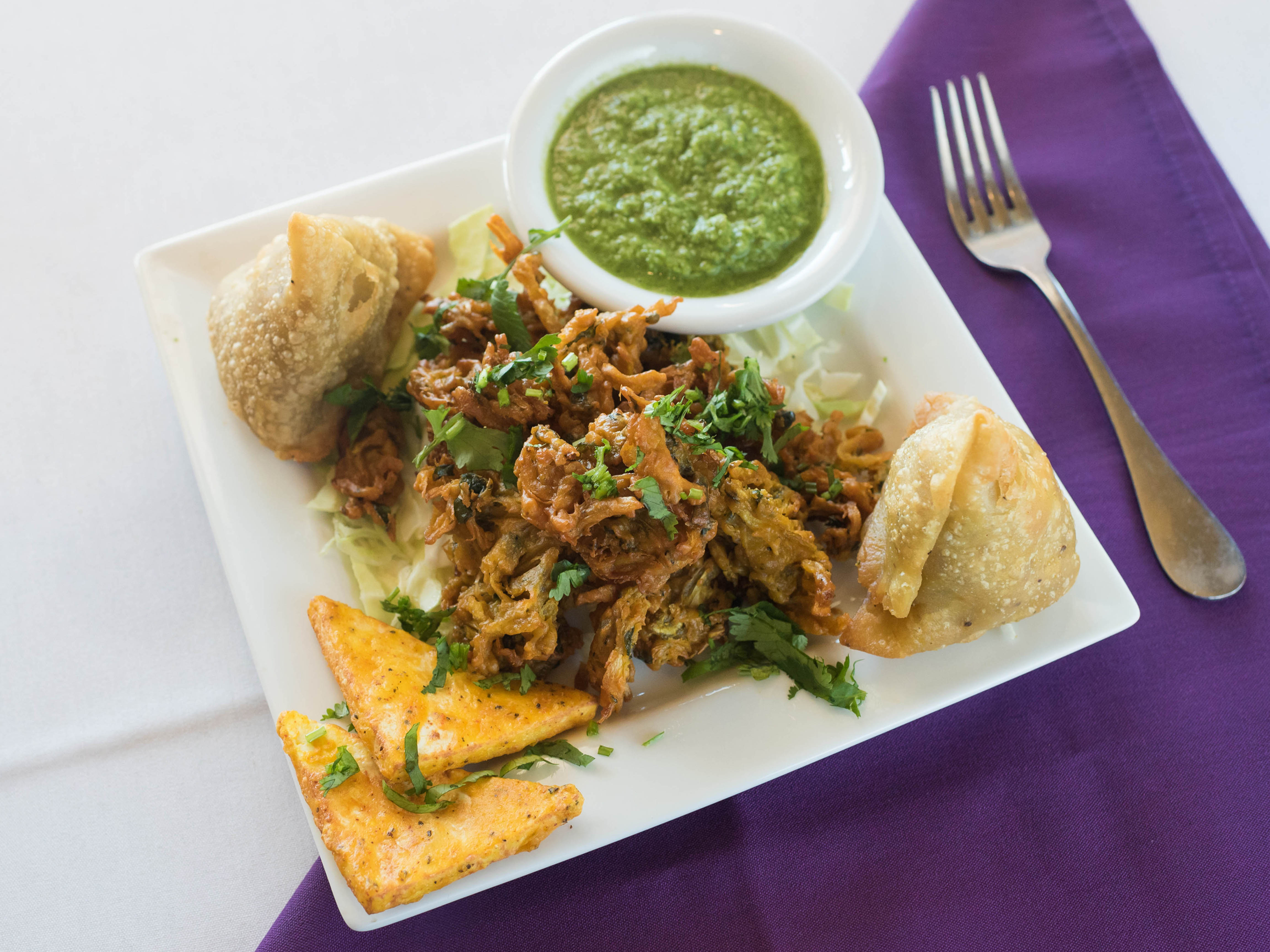 Order Raj Vegetable Platter food online from Rajmahal Indian Restaurant store, Olathe on bringmethat.com