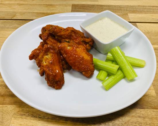 Order Buffalo Wings food online from Arizo Bar And Grill store, Tempe on bringmethat.com