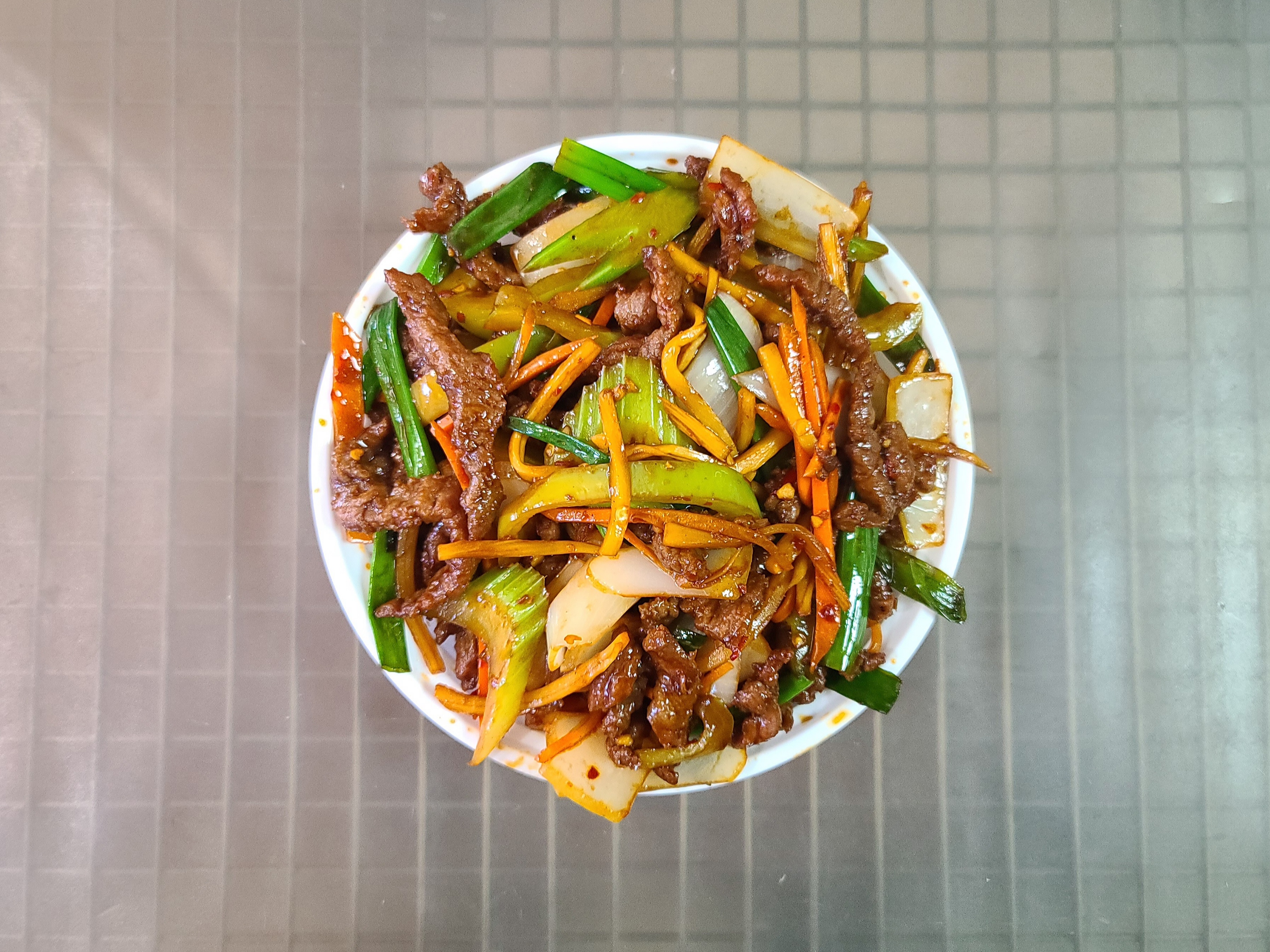 Order Shredded Beef w. Spicy Sauce food online from China King store, Florissant on bringmethat.com