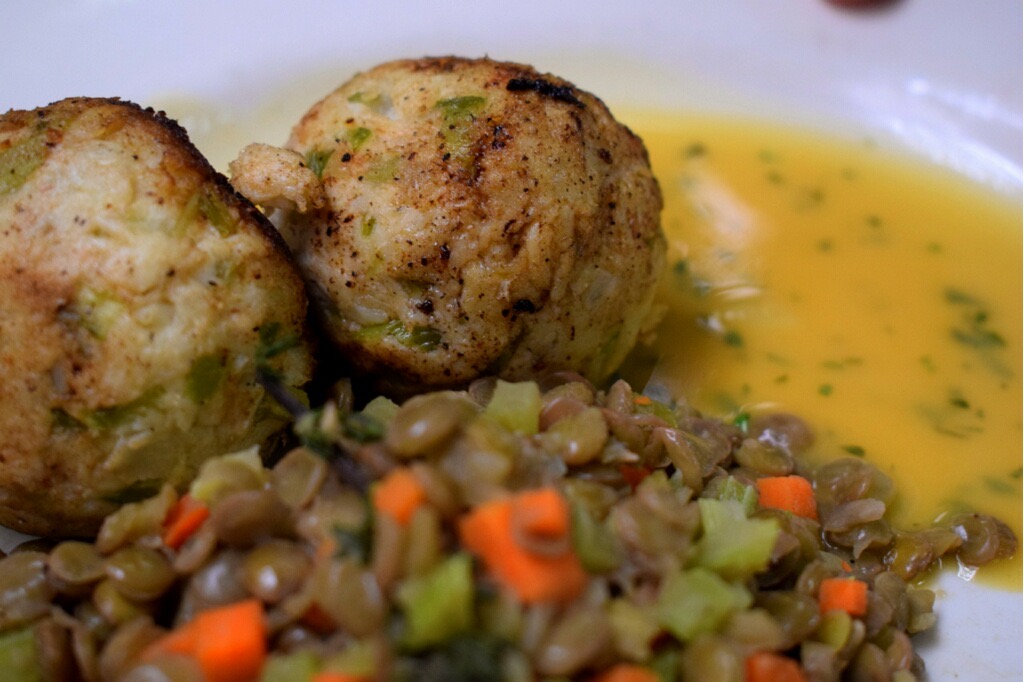 Order Crab Cakes food online from Lemon Mediterranean Restaurant store, Freehold Township on bringmethat.com