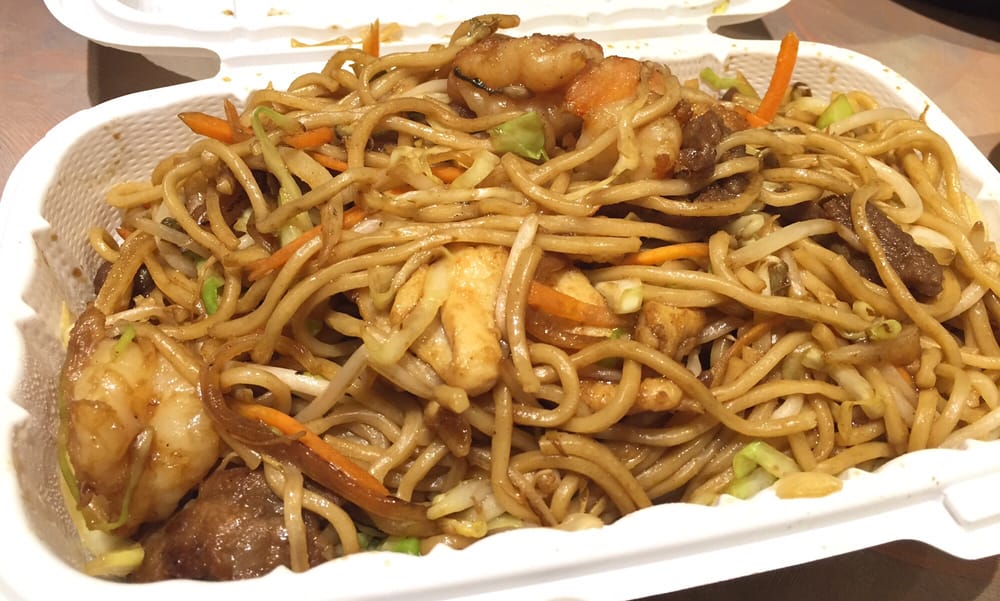 Order House Special Chow Mein 招牌炒面 food online from Rose Garden store, Puyallup on bringmethat.com