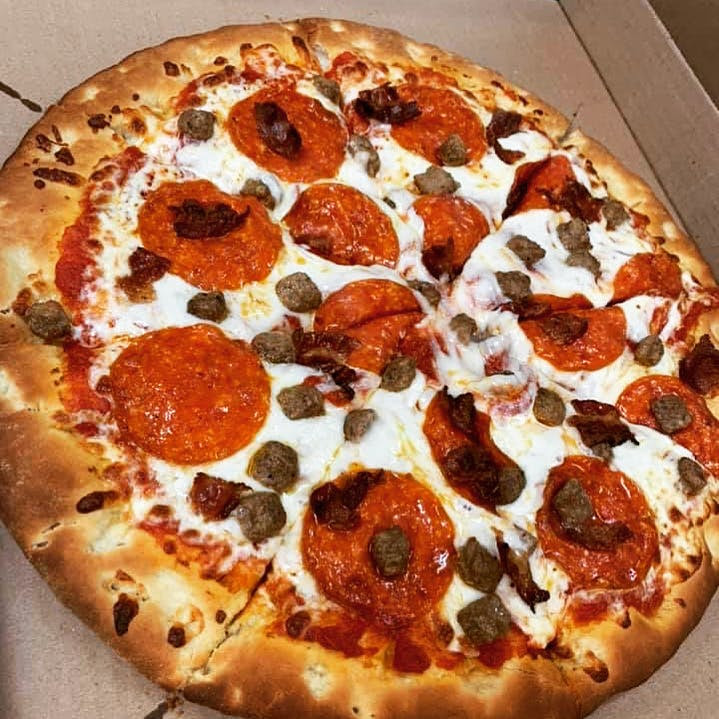 Order 16" Meat Lover Pizza food online from Long Wongs store, Casa Grande on bringmethat.com