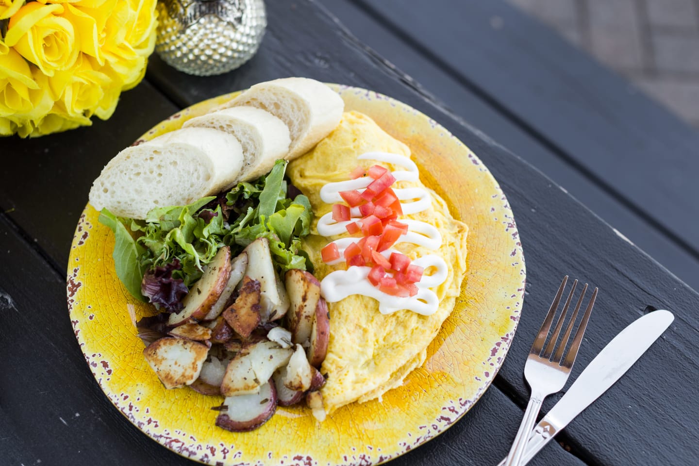 Order Californian Omelette food online from Yellow Vase store, Costa Mesa on bringmethat.com