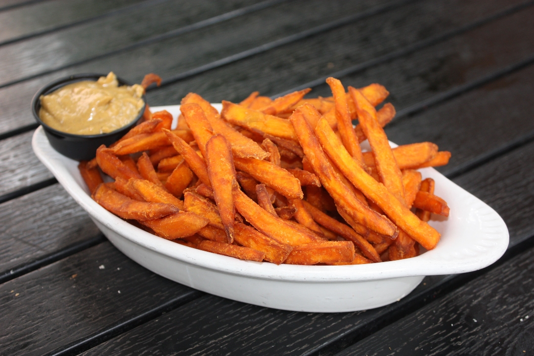 Order Sweet Potato Fries food online from Slaters 50/50 store, Fresno on bringmethat.com