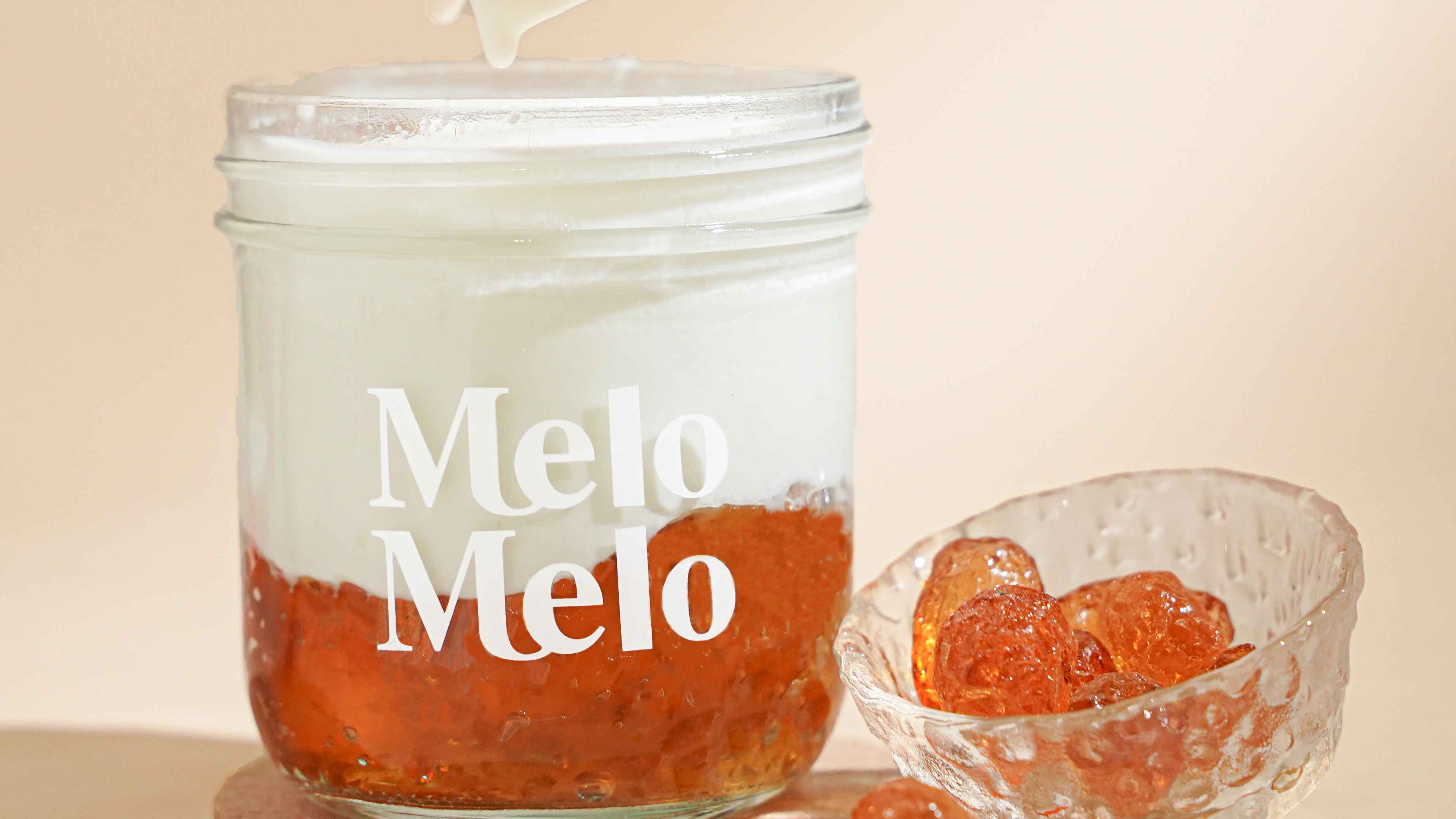 Order Peach Gum Coconut Jelly / 桃胶嘟嘟 food online from Melo Melo store, Los Angeles on bringmethat.com