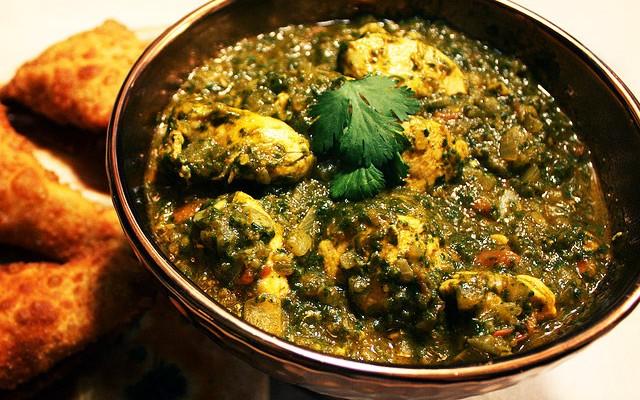 Order CHICKEN SAAG food online from Thumka Indian Express store, Algonquin on bringmethat.com