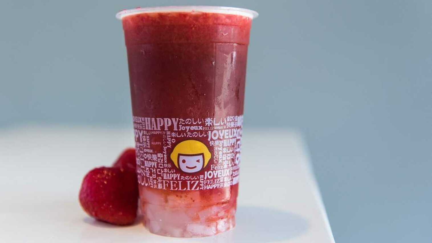 Order G6. Strawberry Black Tea food online from Happy Lemon store, San Leandro on bringmethat.com