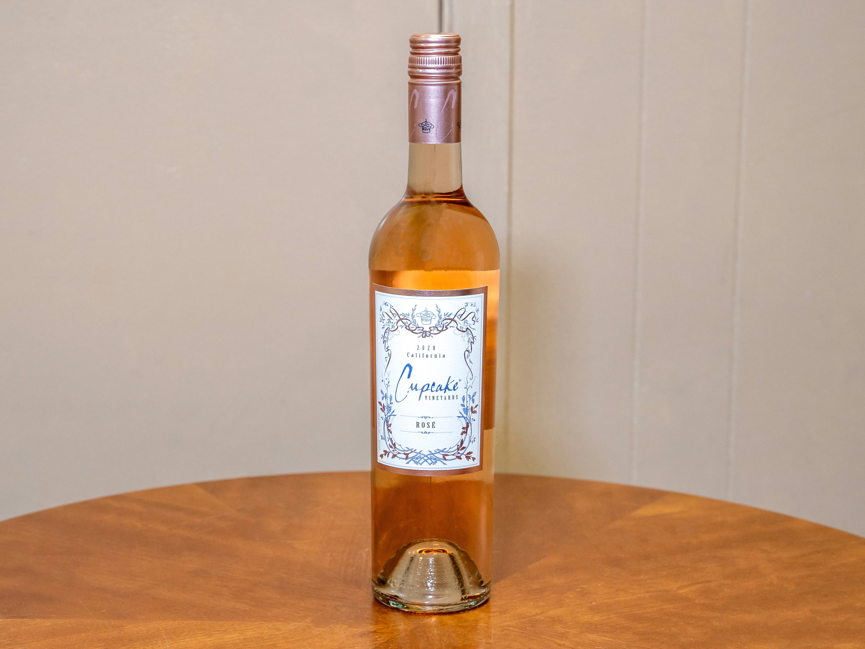 Order Cupcake Rose, 750 ml. Sparkling Wine food online from Jose's Wines & Liquors store, Valley Cottage on bringmethat.com