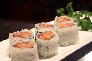 Order Spicy Crunchy Tuna Roll food online from Samurai Japanese Steak House store, Huntington on bringmethat.com