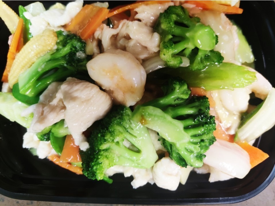 Order Dragon Phoenix food online from Chang's Chinese Restaurant store, Tuscaloosa on bringmethat.com
