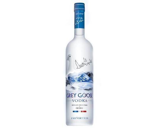 Order Grey Goose Vodka 200ml (40%ALC) food online from Limoncello store, San Francisco on bringmethat.com