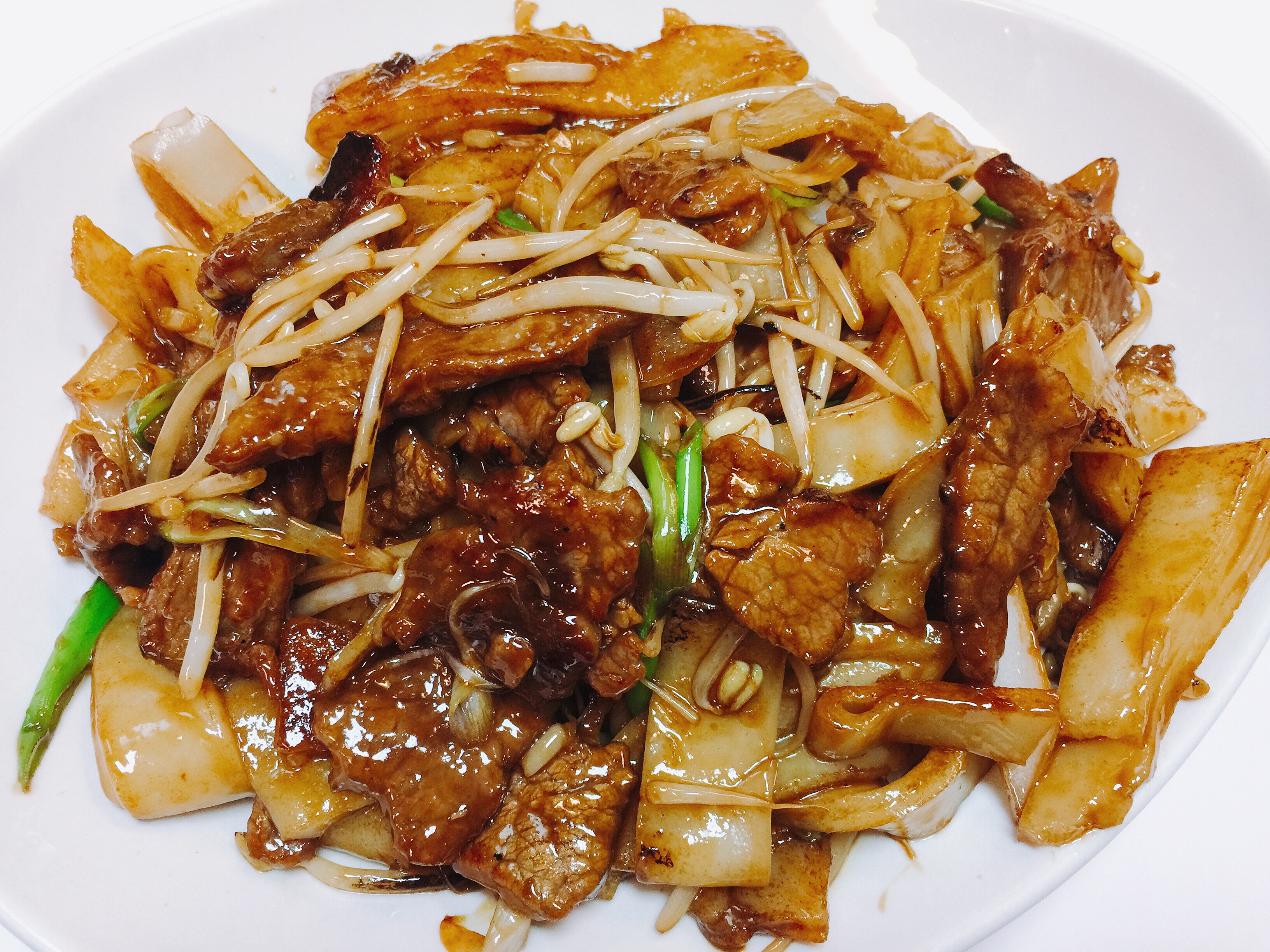 Order 811. Chow Fun 炒河粉 food online from Noodles Delight store, Roselle on bringmethat.com