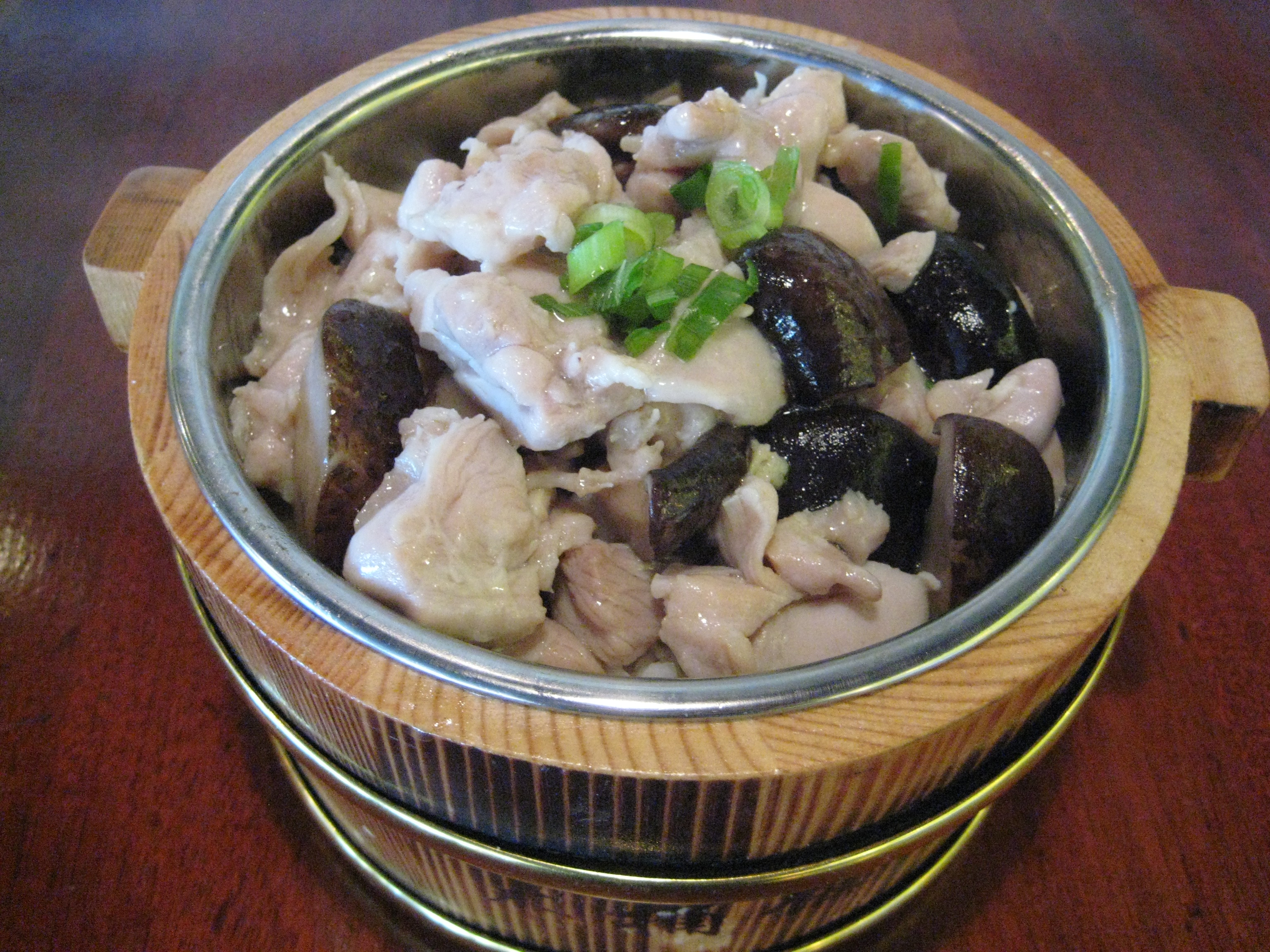 Order Chicken with Mushroom 冬茹雞球 木桶飯 food online from Street Food Cafe store, San Mateo on bringmethat.com