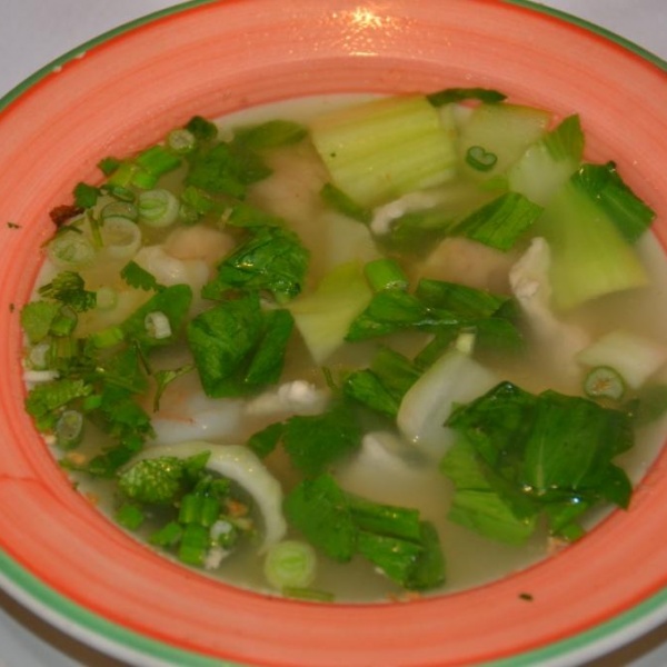 Order War Wonton Soup food online from Thai Dishes store, Inglewood on bringmethat.com