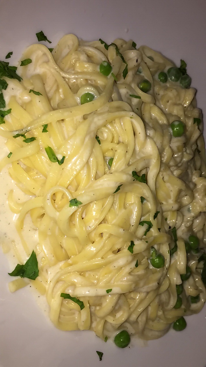 Order Classic Chicken Alfredo food online from Shakers Bar and Grill store, Wixom on bringmethat.com