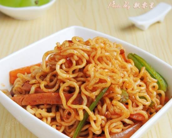 Order Combination Lo Mein .   .    什锦捞面 food online from China Boy store, Washington on bringmethat.com