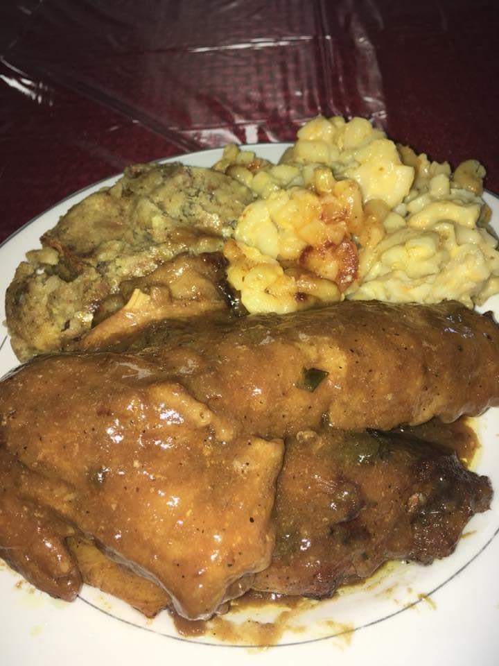 Order Turkey Wings Dinner food online from Momma Place store, Linden on bringmethat.com