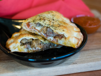 Order House Specialty Calzone food online from Davanni's store, Plymouth on bringmethat.com