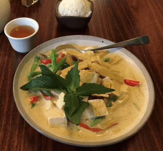 Order L Green Curry* (GF) food online from 5 Thai Bistro store, Portsmouth on bringmethat.com