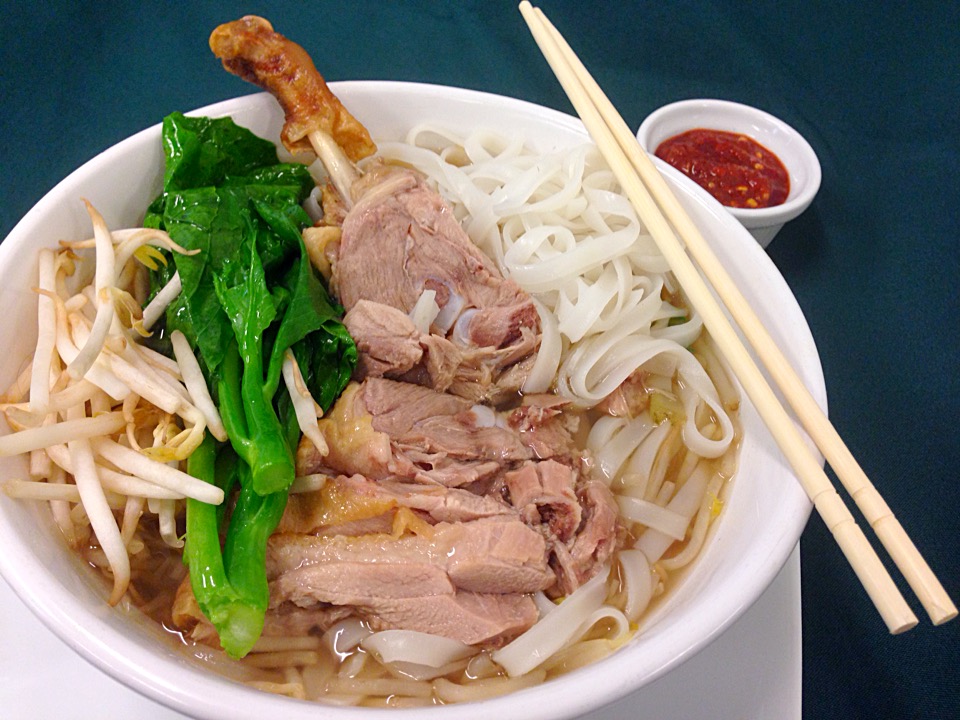 Order Kway Teow Duck Soup food online from Yummy Thai store, Buffalo on bringmethat.com