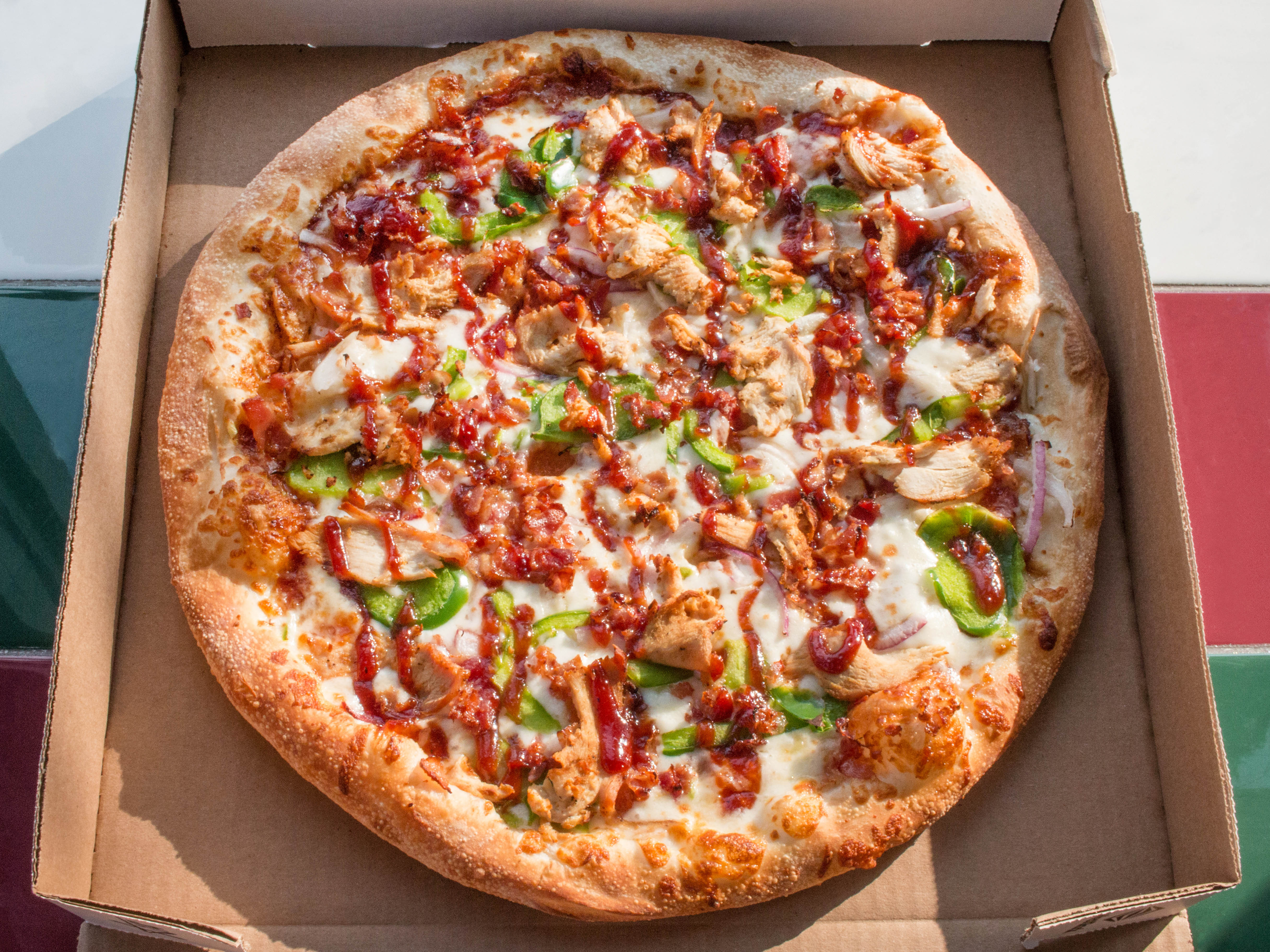 Order BBQ Chicken Round Pizza food online from Amiccis Pizza store, Hamtramck on bringmethat.com