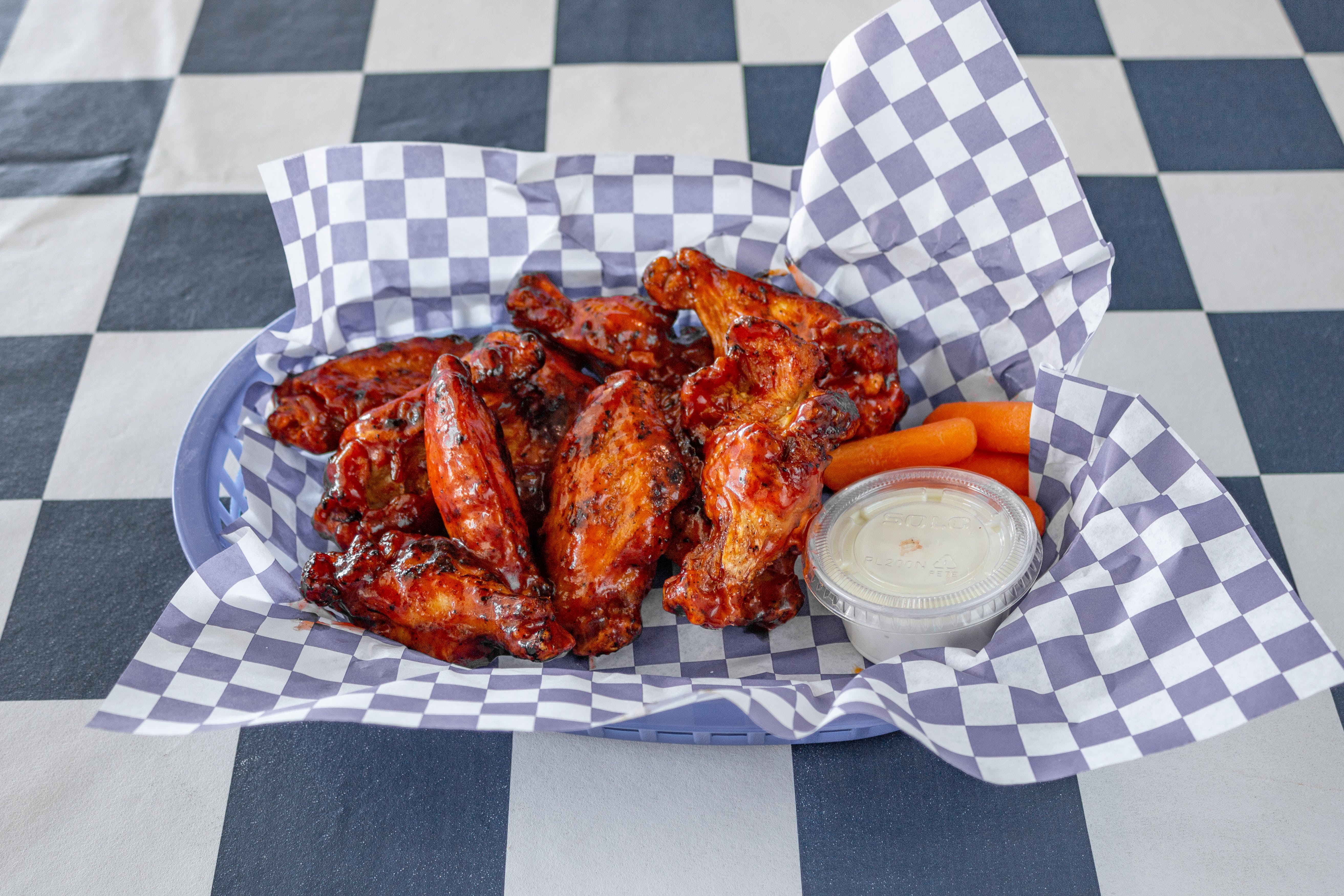 Order Jumbo Chicken Wings - 10 Wings food online from Pizza Works store, Williamsville on bringmethat.com