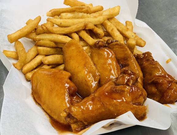 Order 25 Wings (Party Wings) With Family Size Fries food online from Sharks Fish & Tony Grill store, Harvey on bringmethat.com