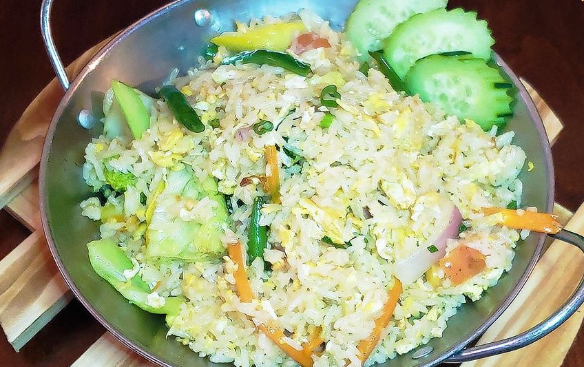 Order F2. Chicken Fried Rice food online from Bangkok Bistro store, Cypress on bringmethat.com
