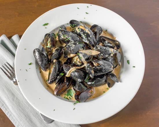 Order Mussels Luciano food online from Café Amici store, Selden on bringmethat.com