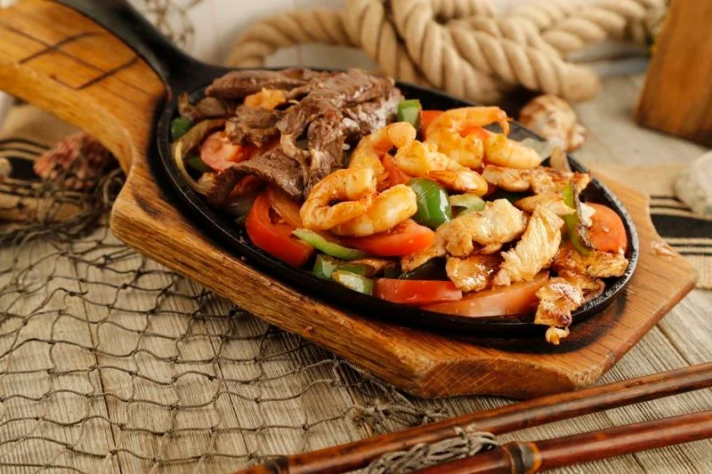 Order Mixed Fajitas food online from Mexico Lindo store, Rancho Cucamonga on bringmethat.com