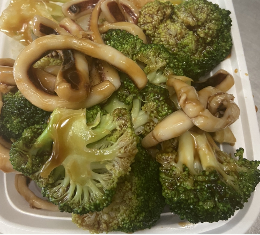 Order 82a. Squid with Broccoli food online from New Jin Xin store, Brooklyn on bringmethat.com