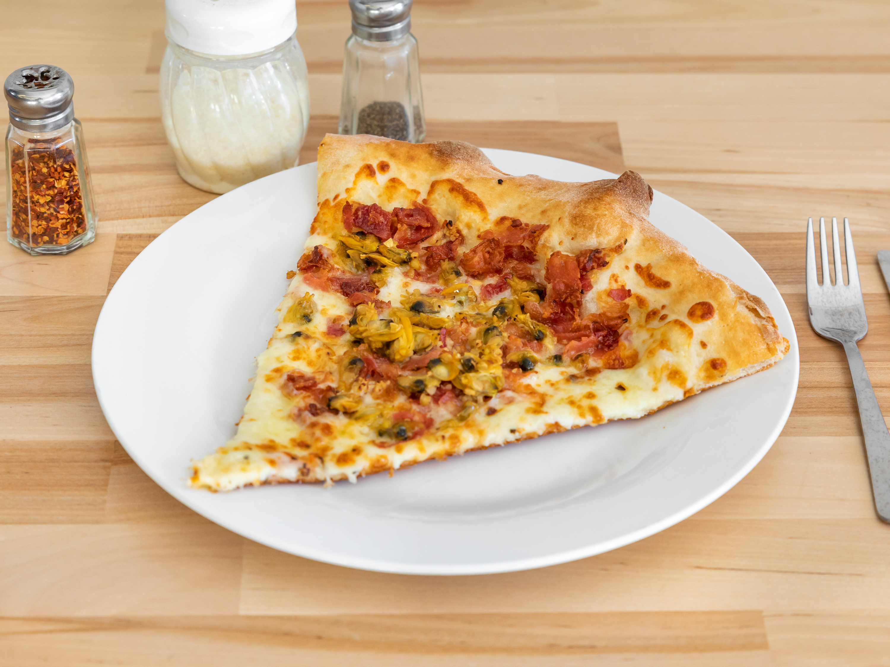 Order Clams Casino Pizza food online from American Pie store, Monroe on bringmethat.com