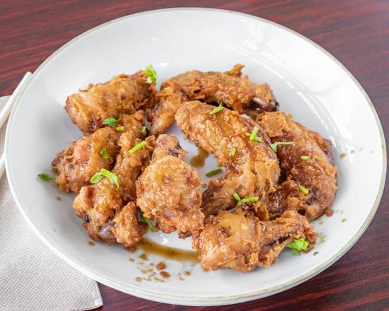 Order Exotic Garlic Wings Combo (6 pcs) food online from Wings & grill store, Greensboro on bringmethat.com