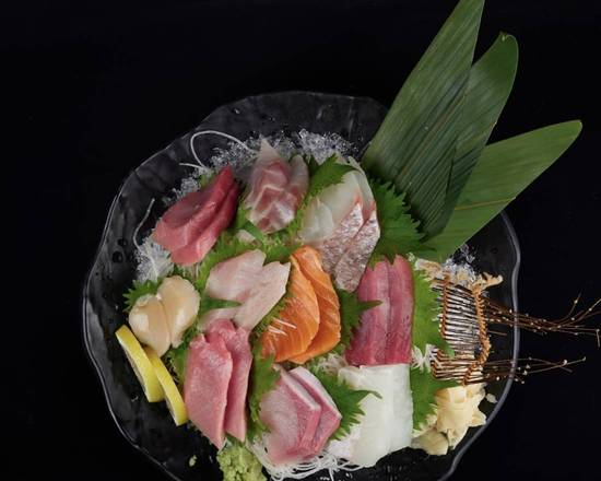 Order Assorted Sashimi Platter 모듬 사시미  food online from Izakaya Kumade store, Palisades Park on bringmethat.com