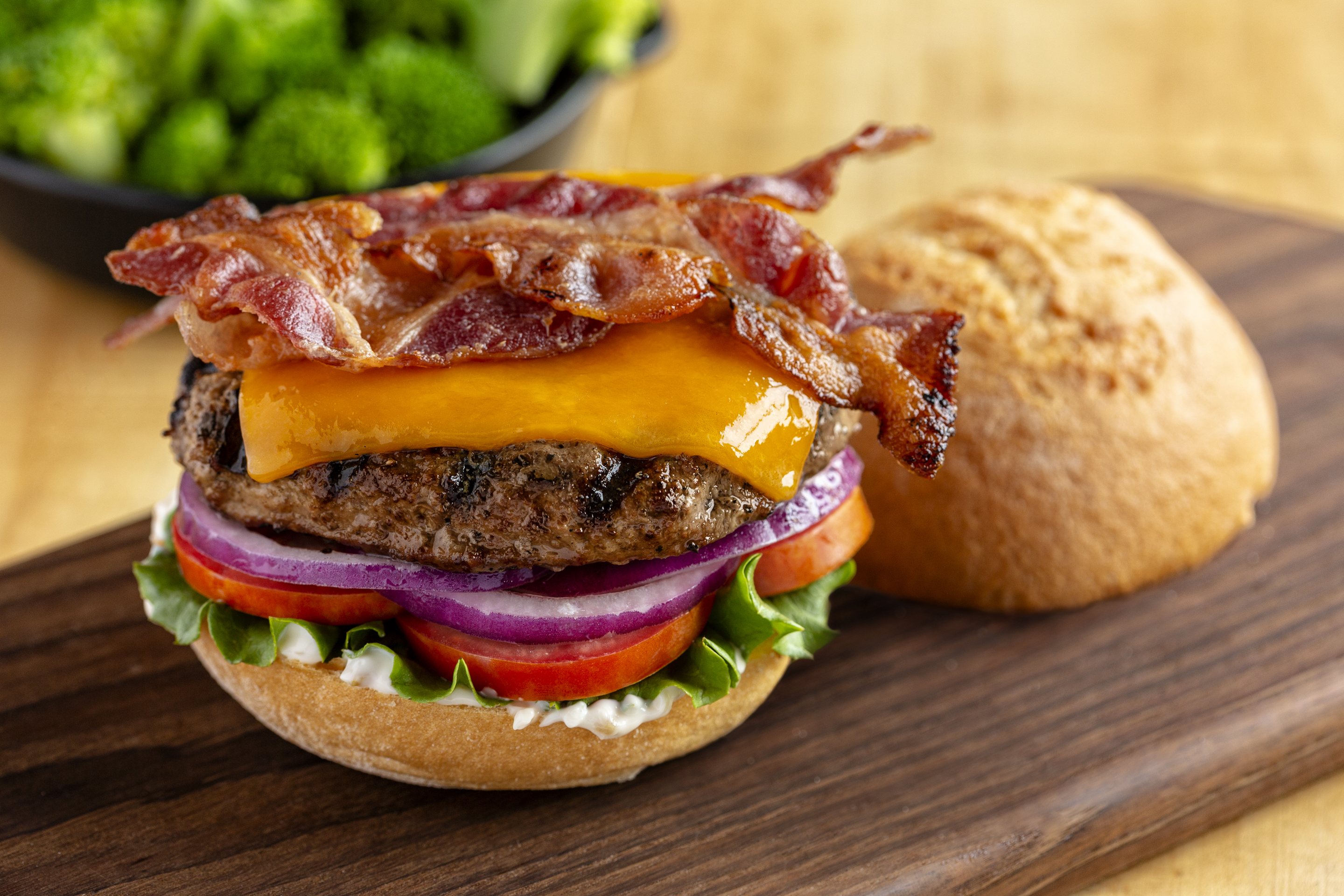 Order Bacon Cheddar Burger food online from Uno Pizzeria & Grill store, Norfolk on bringmethat.com
