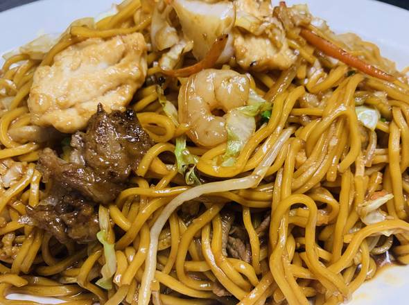 Order 召面House Special Chow Mein food online from Chopsticks store, Kent on bringmethat.com