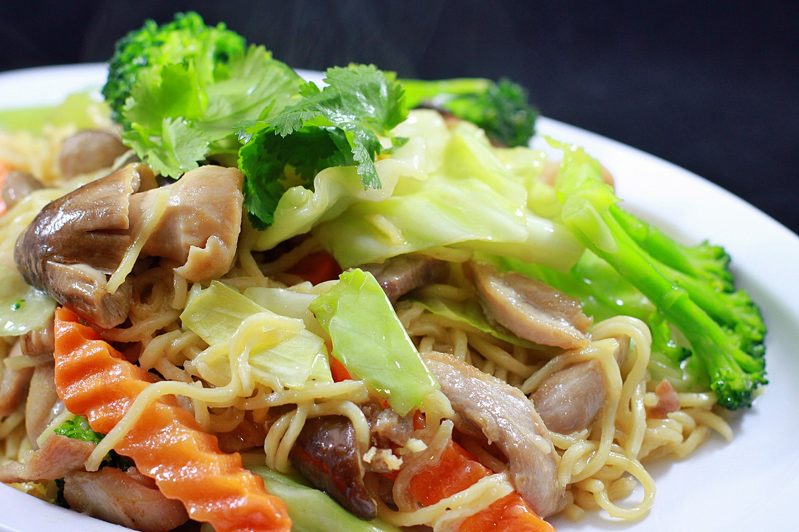 Order Chow Mein food online from Nine Seafood store, Cerritos on bringmethat.com