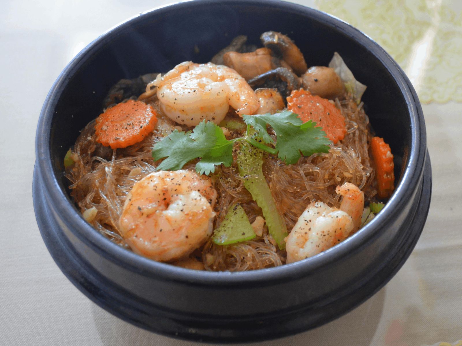 Order Shrimp with Glass Noodle in Clay Pot food online from Toomie Thai store, Alameda on bringmethat.com