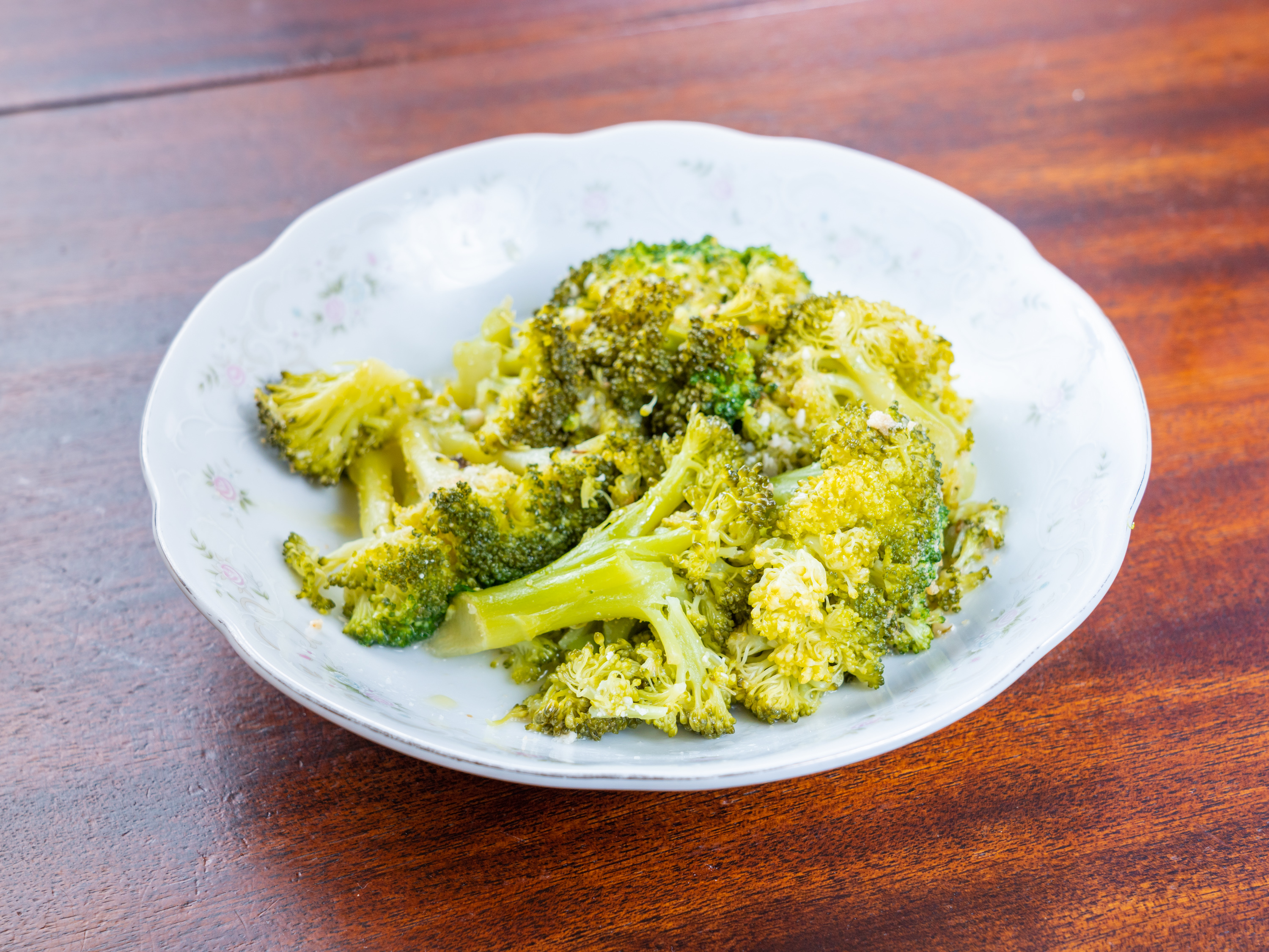 Order Steamed Broccoli food online from Lou Lou's Wings & Moore store, Lynbrook on bringmethat.com