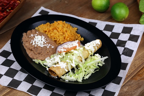 Order Kids Chicken Fried Taquito plate & drink food online from Pika Tortas Ahogadas store, Paramount on bringmethat.com