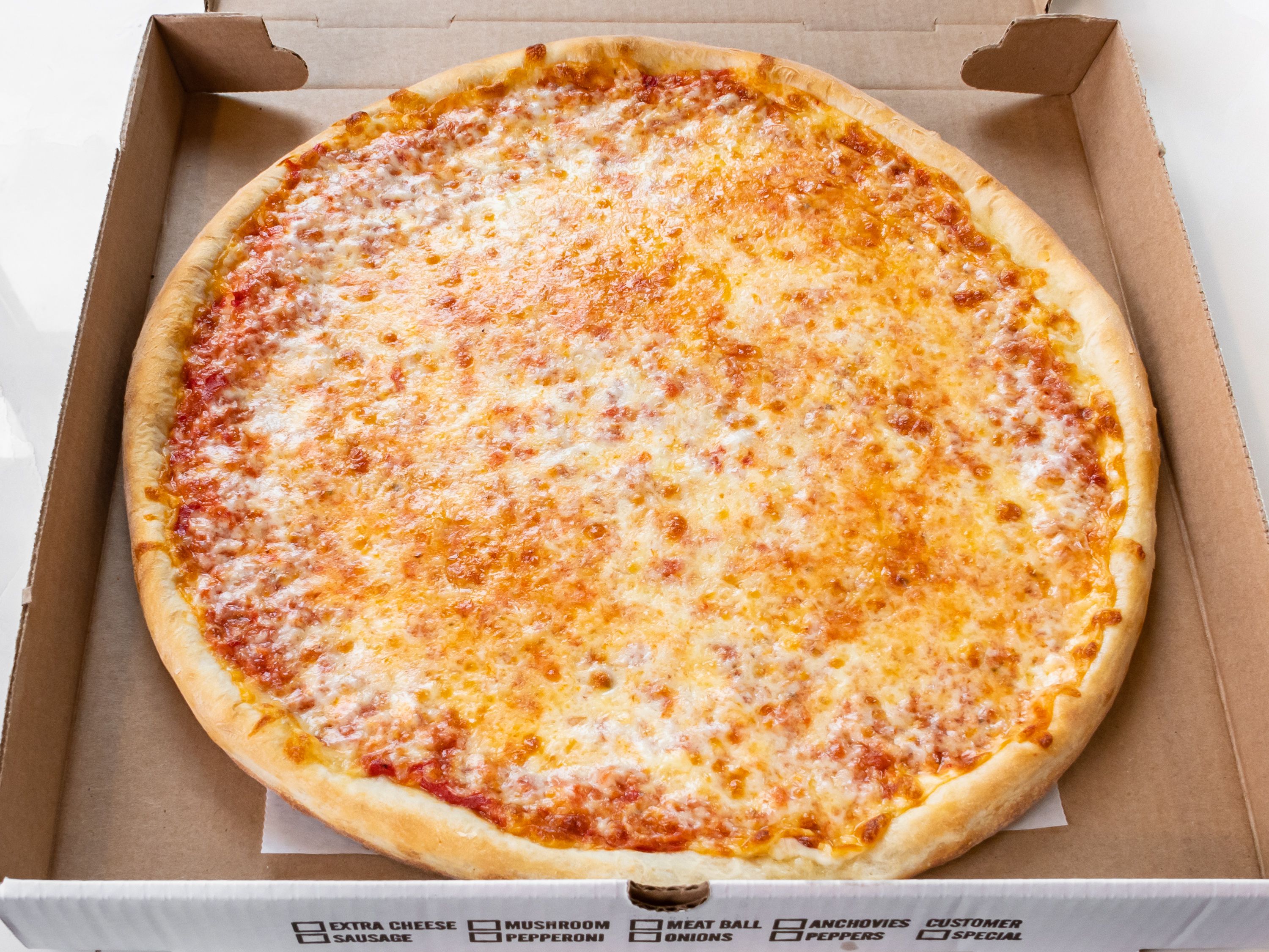 Order Cheese Pizza food online from New Yorker Pizza store, Leesburg on bringmethat.com