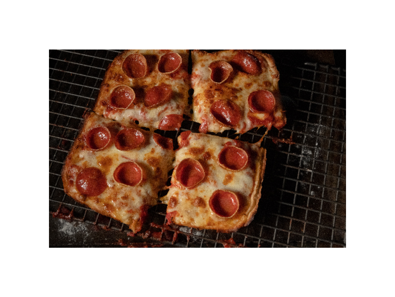 Order Gluten Free Pizza food online from Jet's Pizza store, Monroe on bringmethat.com