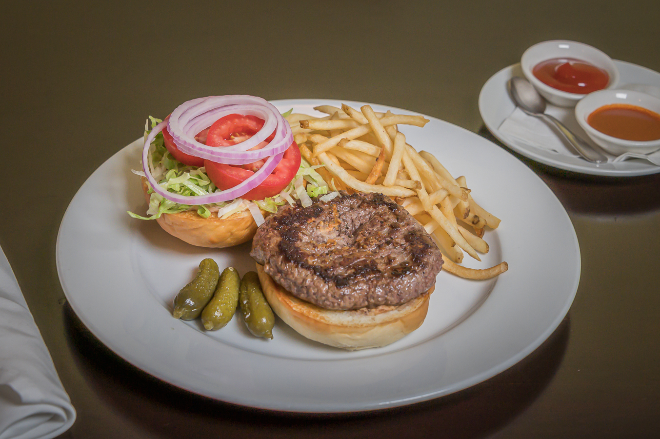 Order Classic Hamburger food online from Jo Diner store, San Diego on bringmethat.com