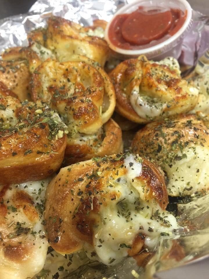 Order Garlic Knots with Cheese - Appetizer food online from Big Guy Italiano Family Restaurant store, Bristol on bringmethat.com