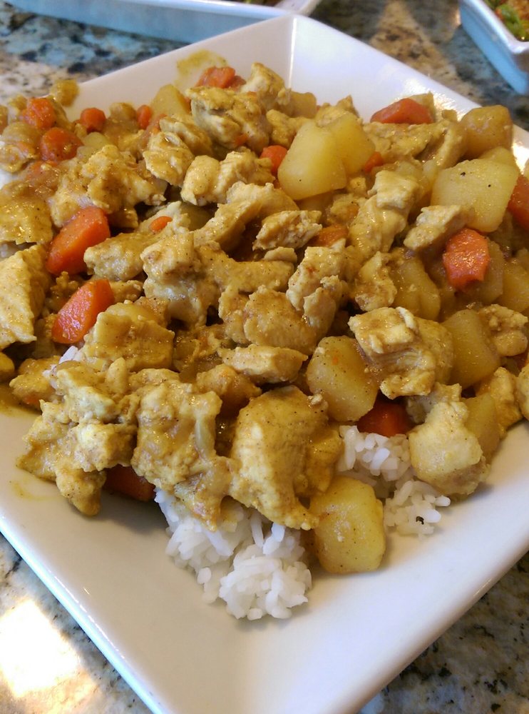 Order Chicken Curry Rice food online from Noodle Q Home Style Fresh Noodles and Sushi store, Fresno on bringmethat.com